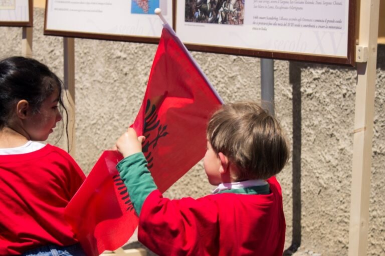 Kurrikulat e mesuesit - Albania Heritage